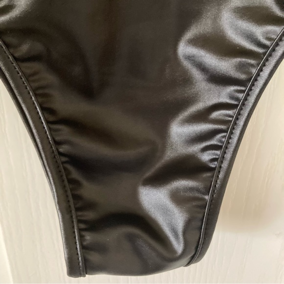 Long Sleeve Bodysuit Size Small Black - Picture 5 of 7